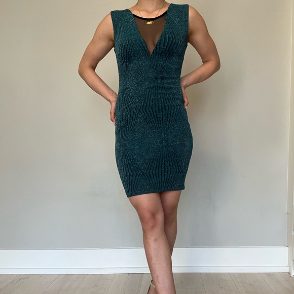 Green sparkly dress - Picture 1 of 2